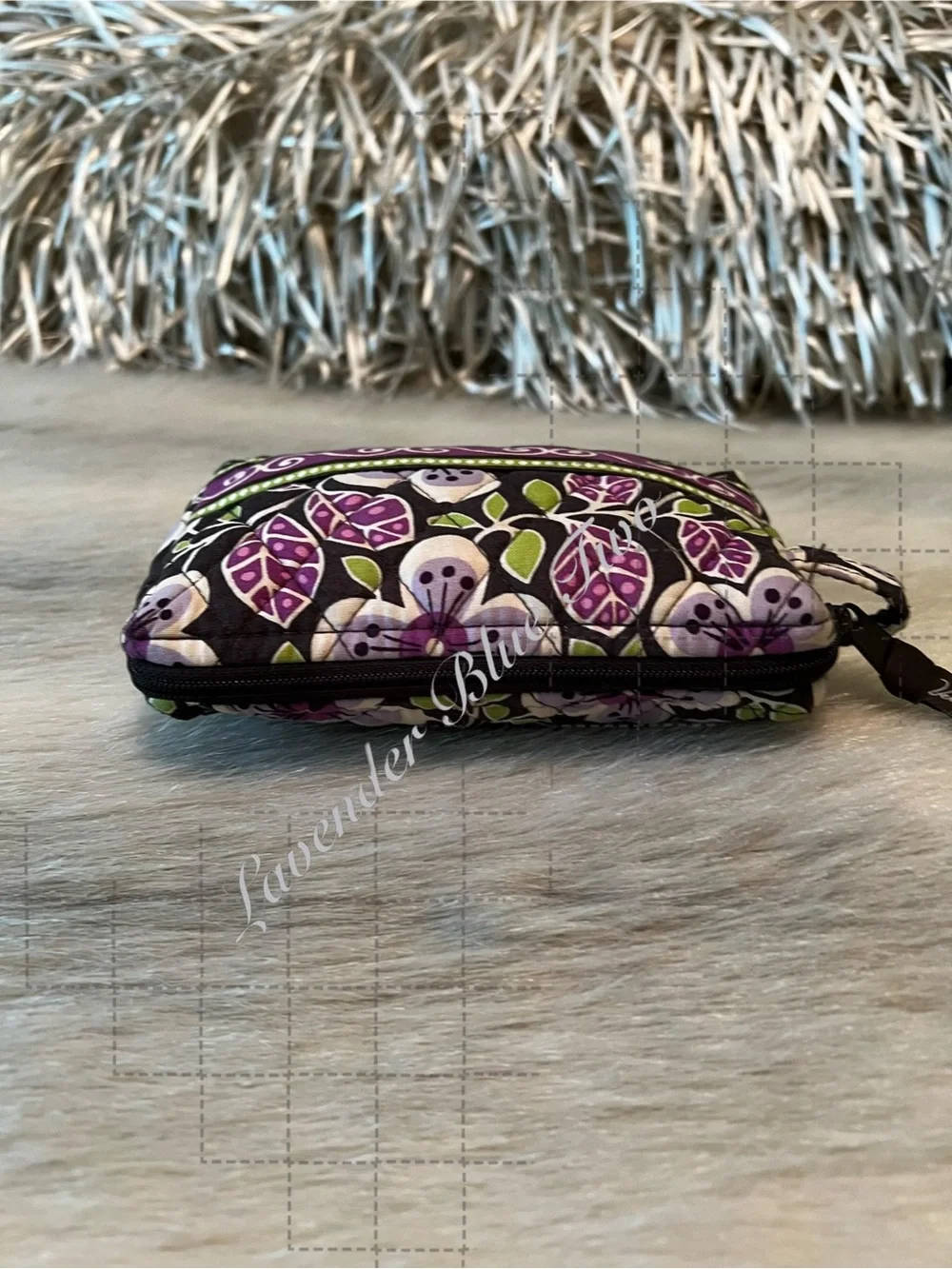 VERA BRADLEY Plum Petals 2011 Travel Cosmetic Case Zipper Top Close Lined Purple